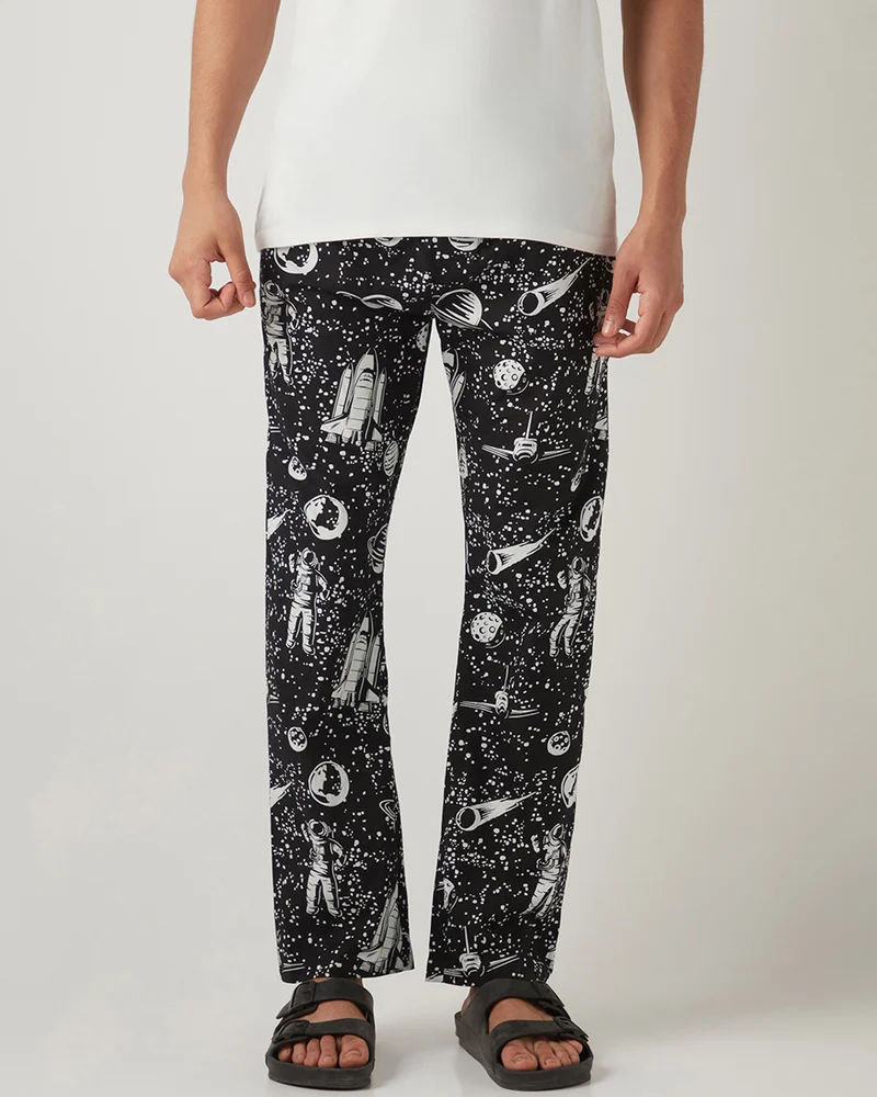 بيواكوف Men's Black All Over Printed Pyjamas
